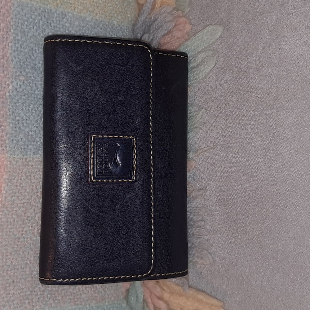 Dooney and Bourke medium wallet in Navy Florentine leather